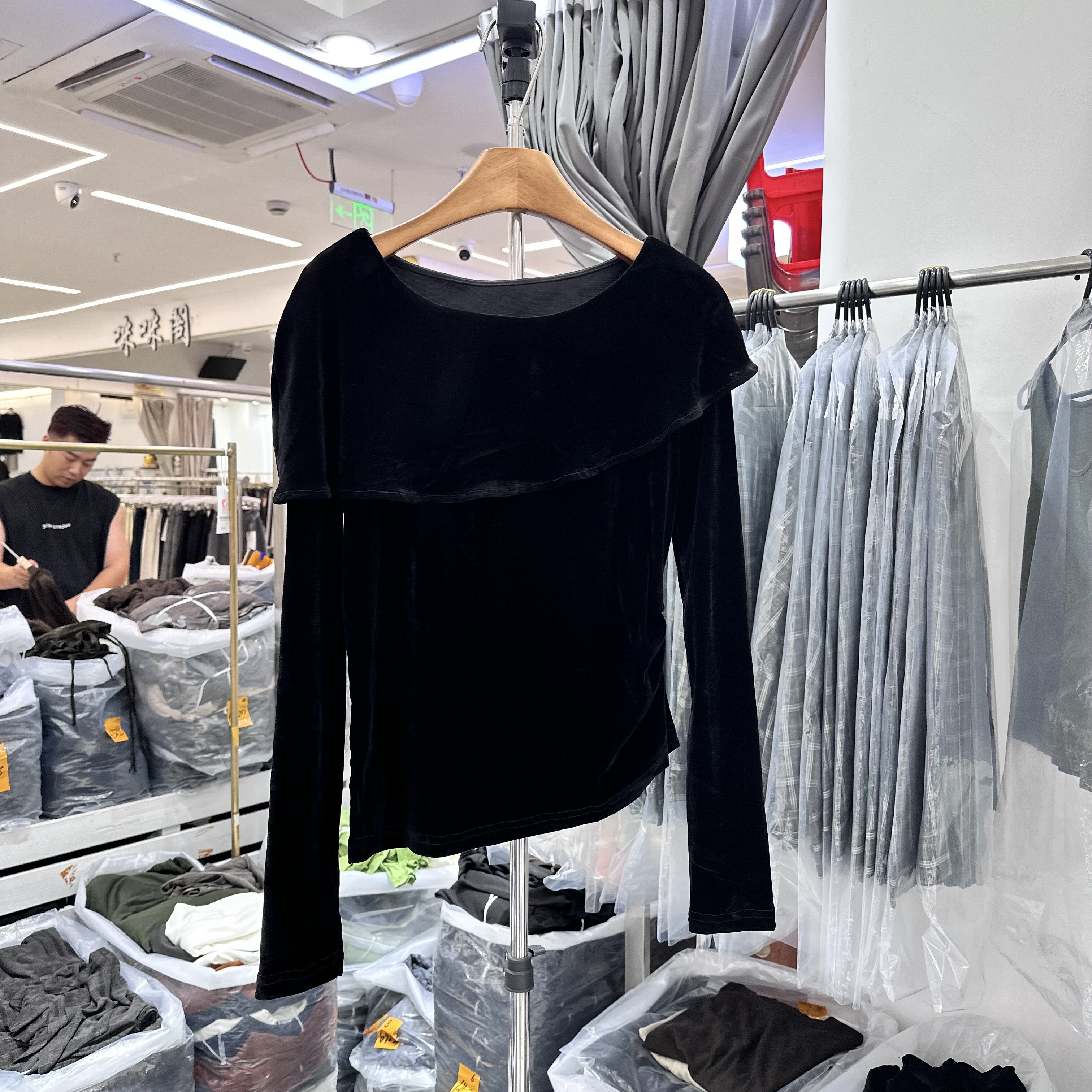 HMY32817正版拉肩丝绒上衣潮