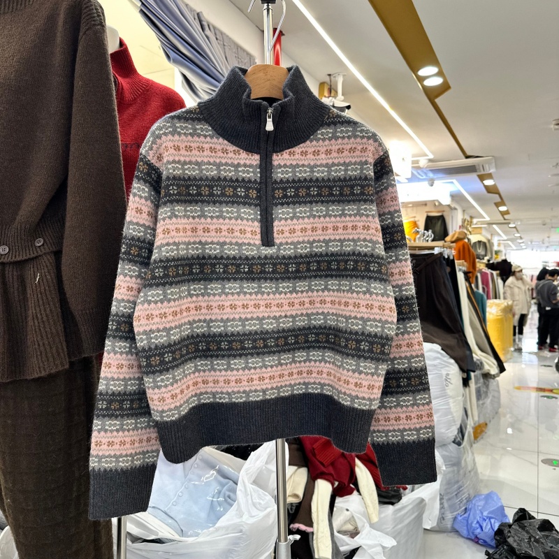 韩版半拉链复古缇花羊绒毛衣