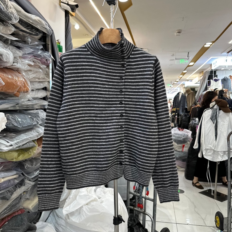 韩版侧门襟条纹羊绒毛衣