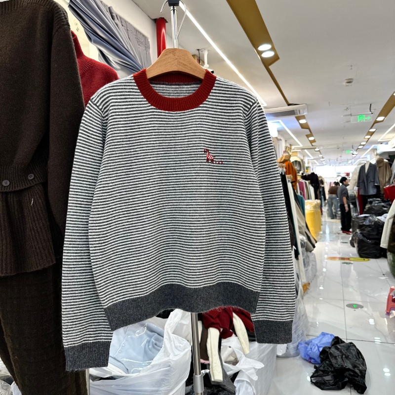 韩版刺绣卡通马松弛感条纹毛衣