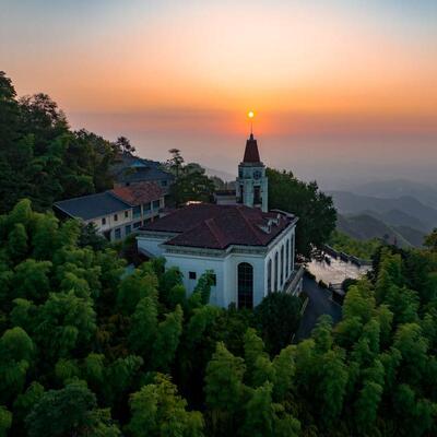 【周末不加价】莫干山芦花荡饭店1-2晚 可开车上山门票