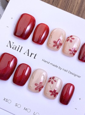 新年爆款纯手工穿戴甲红色超短梯猫眼晕染金边小花高贵显白美甲