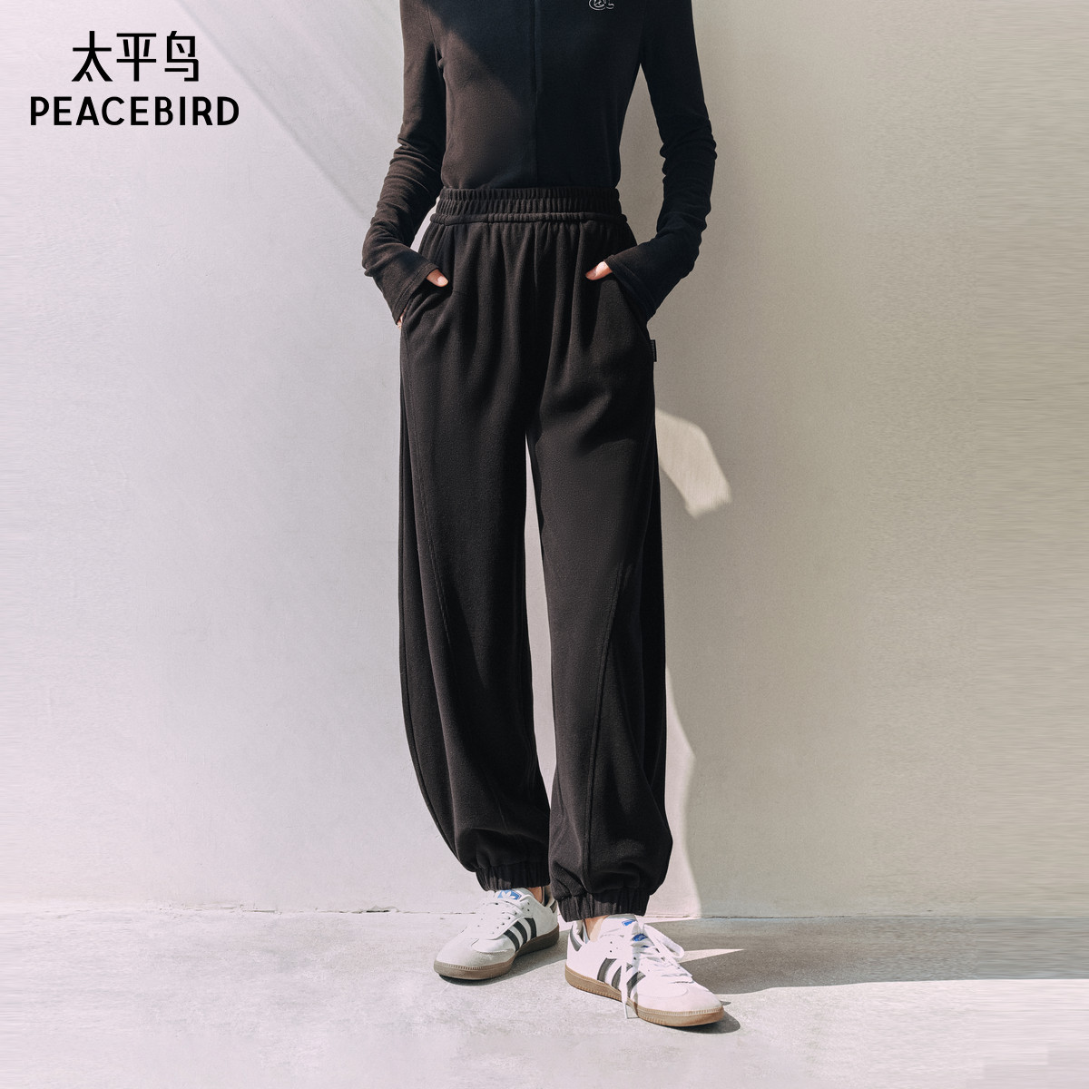 太平鸟高腰针织弯刀束脚卫裤2024秋冬款磨毛宽松显瘦运动休闲裤*