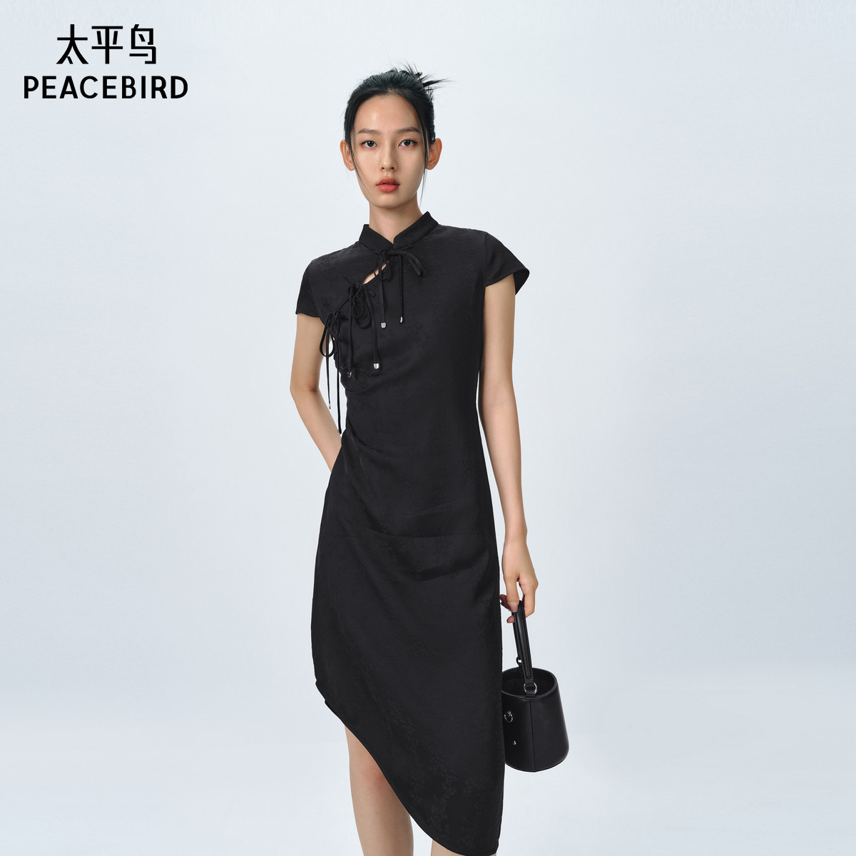 太平鸟新中式国风连衣裙2025春新款改良旗袍短袖中长款收腰设计感