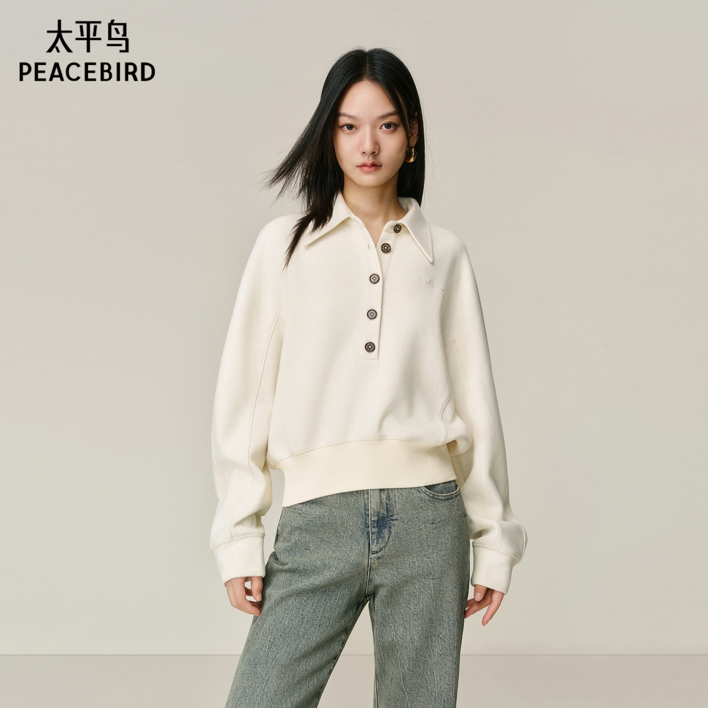 太平鸟摩登半开襟翻领内搭卫衣