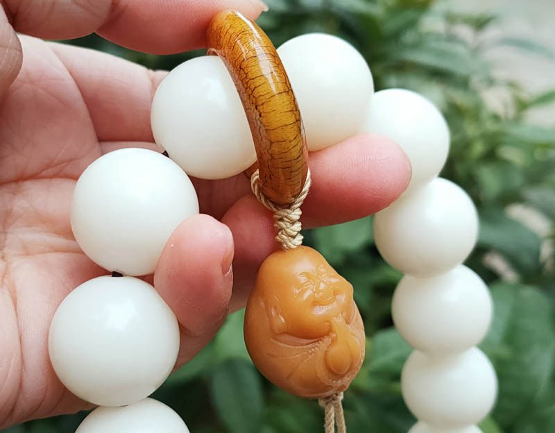 원래 생태 천연 백옥 보살 루트 18 둥근 구슬 휴대용 소 뼈 달리기 팔찌 팔찌 부처님 구슬 남성용 정밀 둥근 구멍