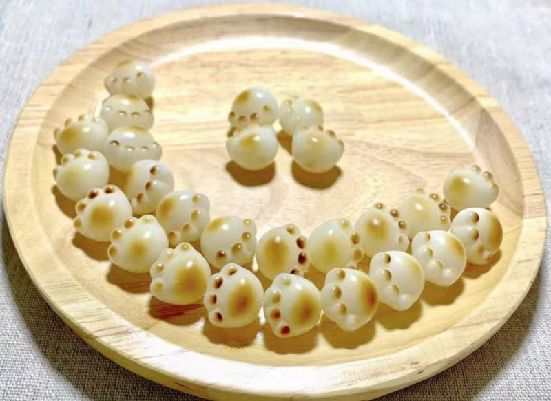 숯불 구이 고양이 발톱 보리수 뿌리 팔찌 천연 고밀도 백옥 보리수 씨앗 새끼 고양이 발톱 손가락 랩 남성과 여성을위한 티베트 팔찌