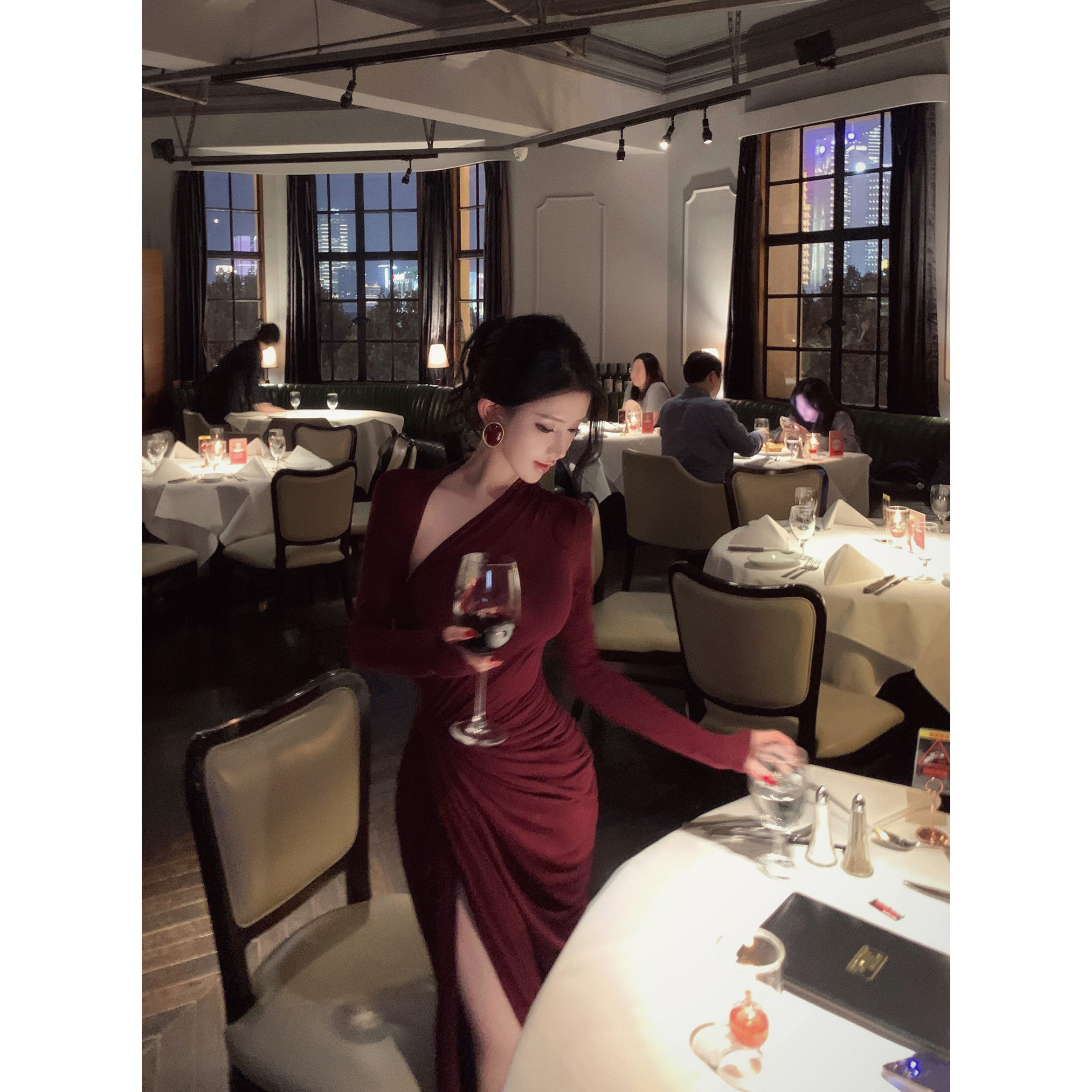 JAYKY YANG【杜塞之夜】斜肩褶皱长裙女设计感收腰修身包臀连衣裙