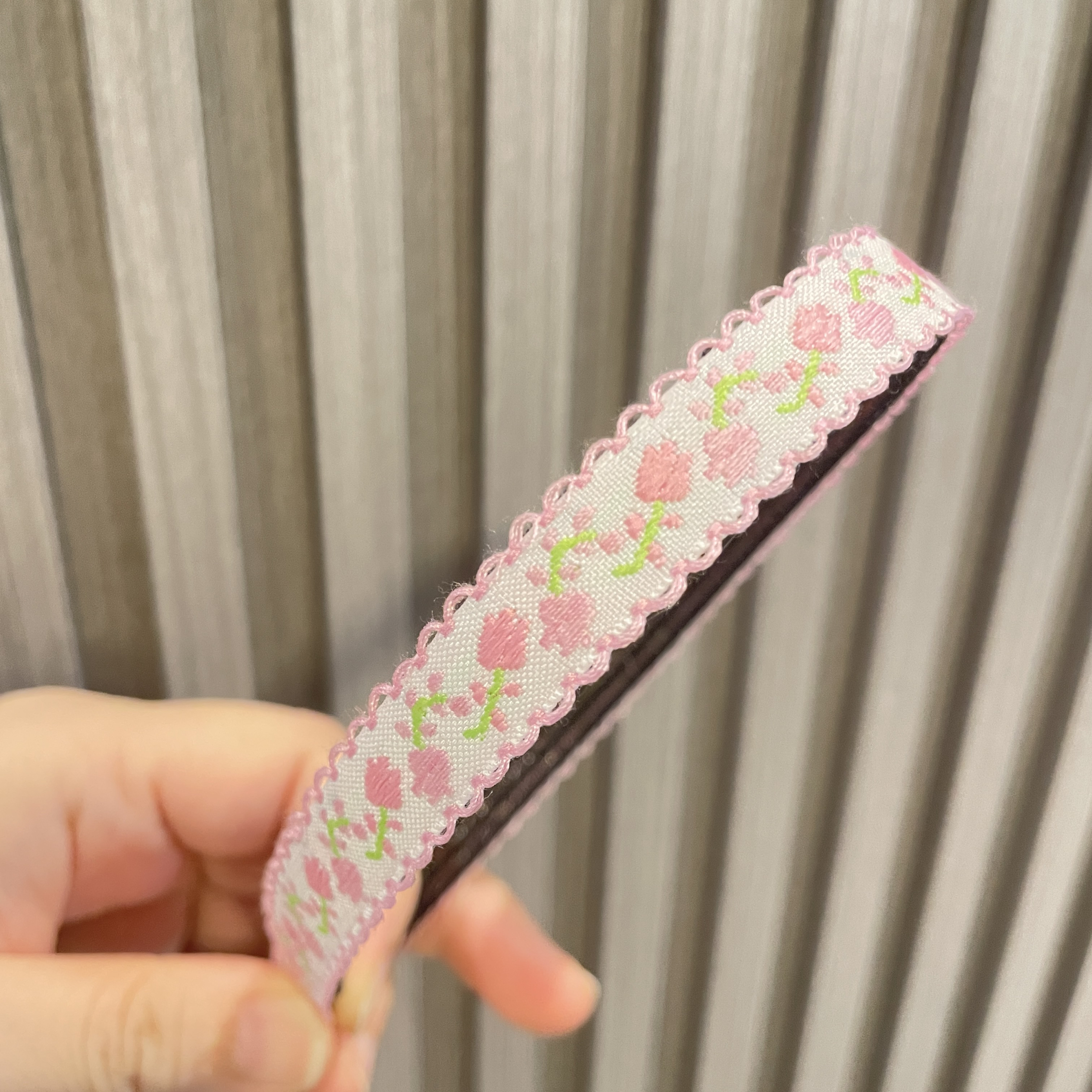 刺绣小花女童魔术贴发箍儿童不伤发碎发贴刘海贴可爱宝宝防滑头箍