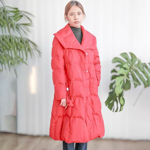 气质修身纯色中长款羽绒服
