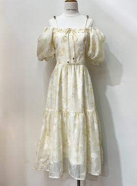 Time RoaD/汤米诺夏季温柔泡泡袖法式复古一字肩雪纺碎花连衣裙