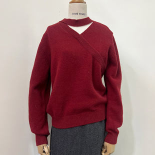 Time RoaD/汤米诺商场韩式休闲风挂脖针织衫女毛衣2025冬季新款