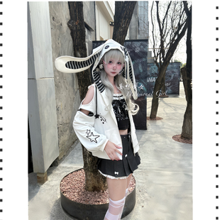 妄想少女印花兔兔日系二次元宅系套装服饰春秋白色外套铆钉元素酷