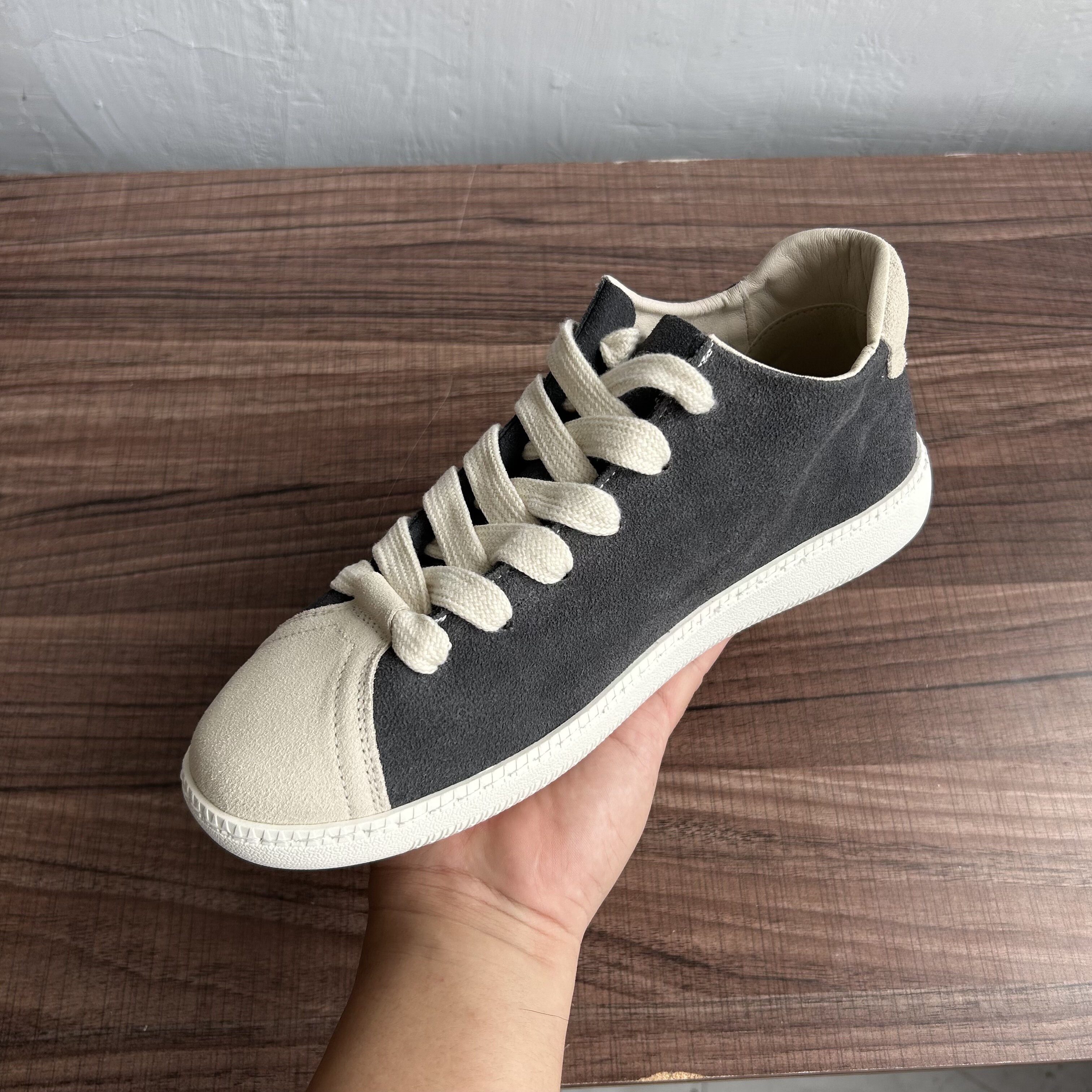 翻毛真皮休闲板鞋舒适中帮德训鞋