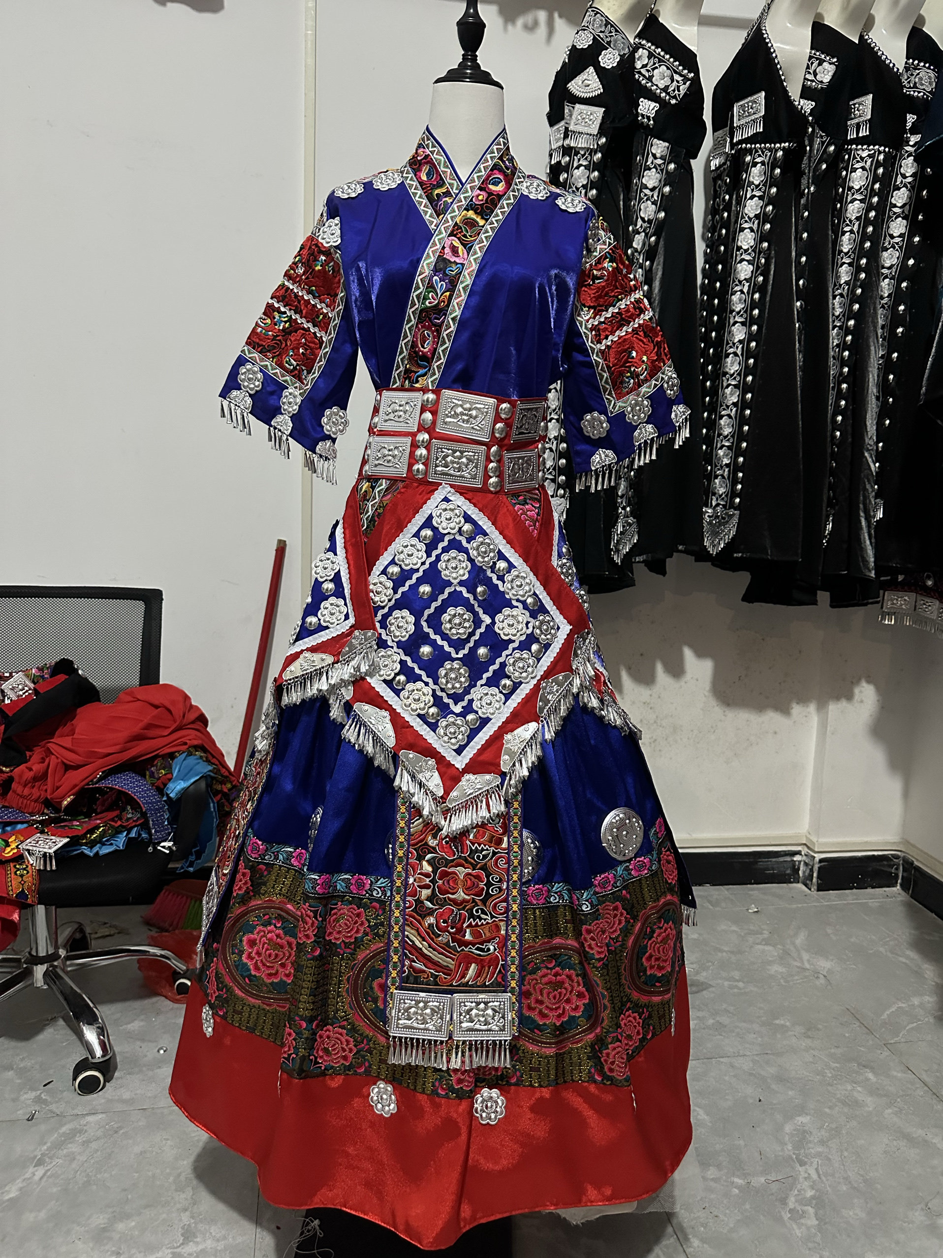 苗族服装土家族湘西贵州演出服女少数民族舞蹈服装苗疆衣服舞台装