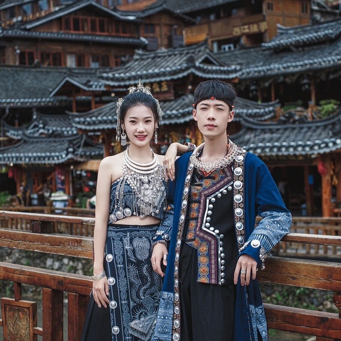 苗族情侣装蜡染少数民族服饰苗疆艺术旅拍摄影民族风舞蹈演出服新