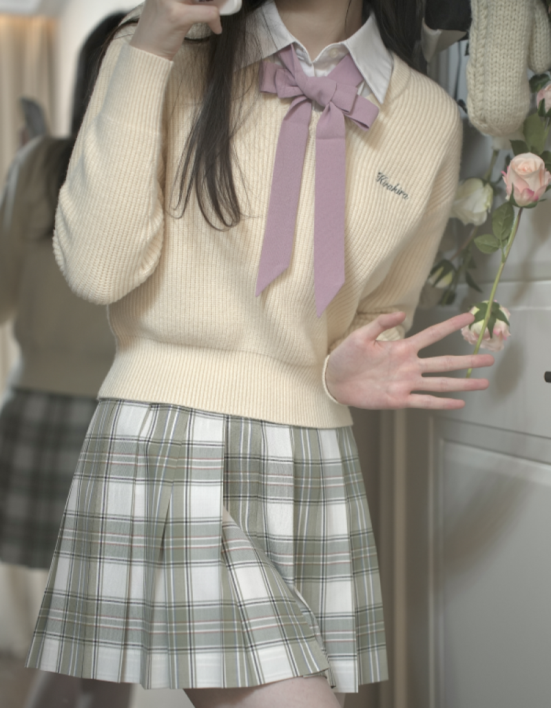 包芯纱V领套头日系毛针织衫