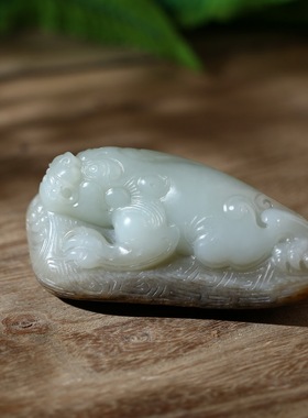 貔貅摆件新疆和田玉籽料带毛孔