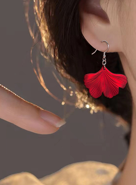 s925纯银红色银杏叶耳环女复古气质高级大气新年耳饰秋冬夸张轻奢