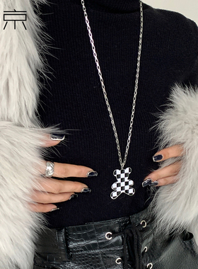 钛钢项链 韩国棋盘格小熊项链女ins甜酷网红长款毛衣链不掉色配饰