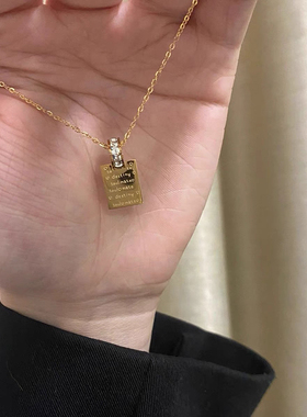 钛钢项链  刻字小钻小方牌项链女小众百搭字母锁骨链简约不掉色