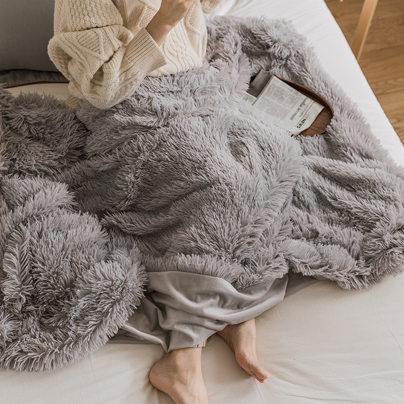孔雀绒毛毯长毛绒双层加厚保暖冬季毯子卧室沙发装饰毯外贸毯午睡