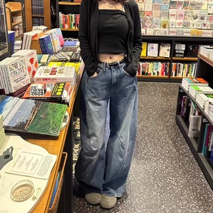 韩国东大门代购2026早春新款显瘦设计款磨白高腰牛仔裤休闲裤女
