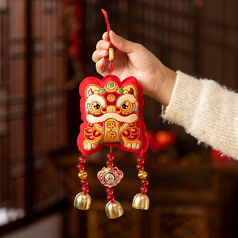 新年元旦装饰品中国结铃铛门挂