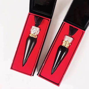 人人都该有一只 CL路铂廷萝卜丁女王权杖口红510 001M