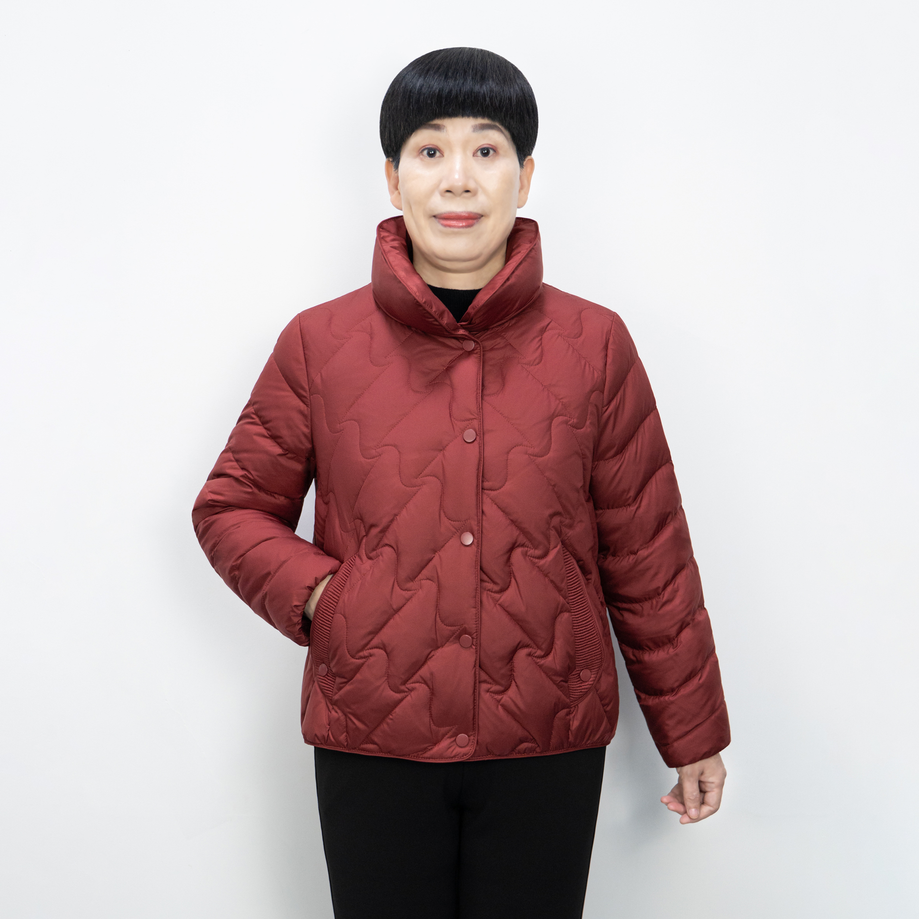 50岁妈妈冬装羽绒服外套休闲立领保暖2025新款中老年妈妈羽绒袄女