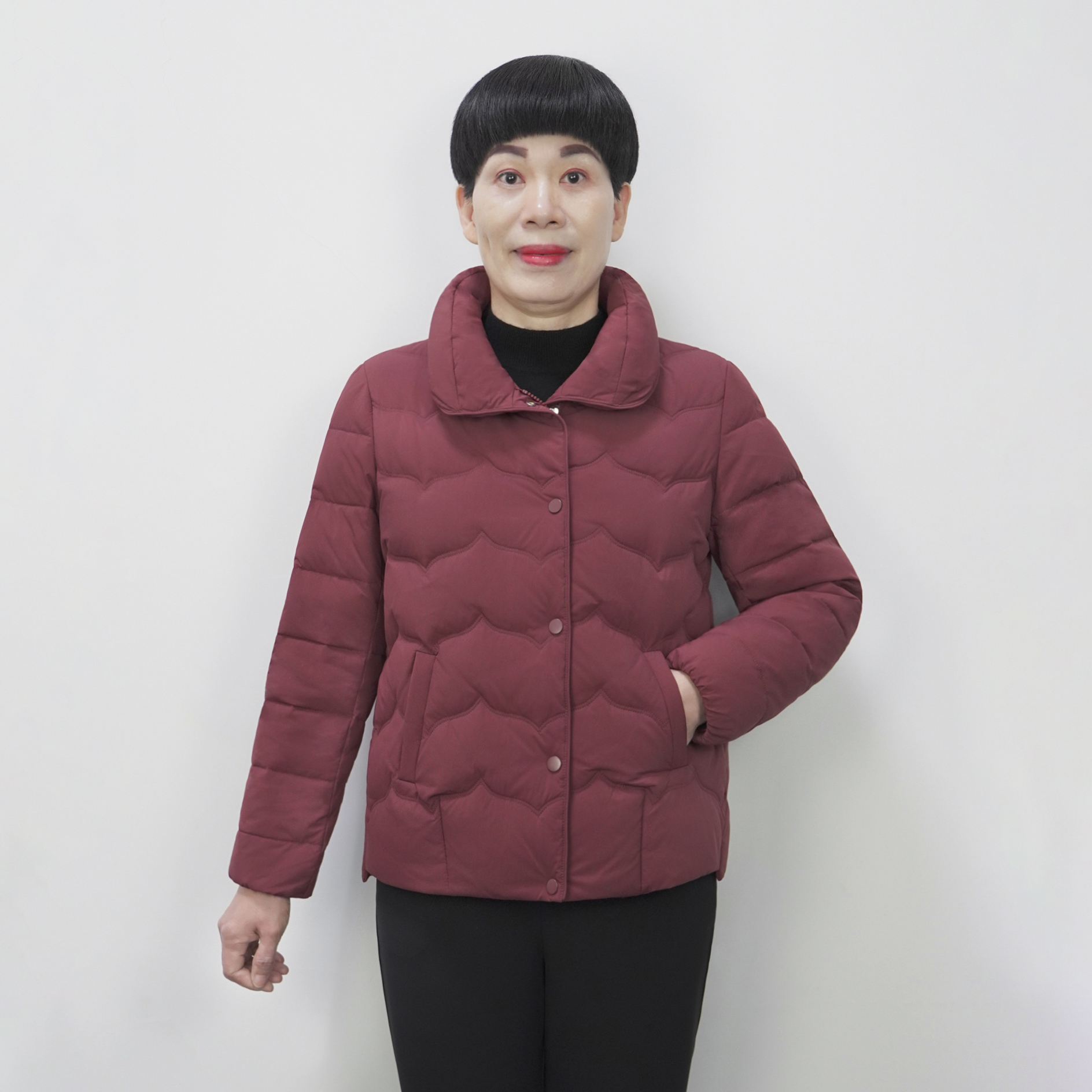 55岁妈妈羽绒服短款冬季保暖女装