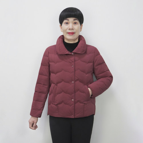 55岁妈妈羽绒服短款冬季保暖女装