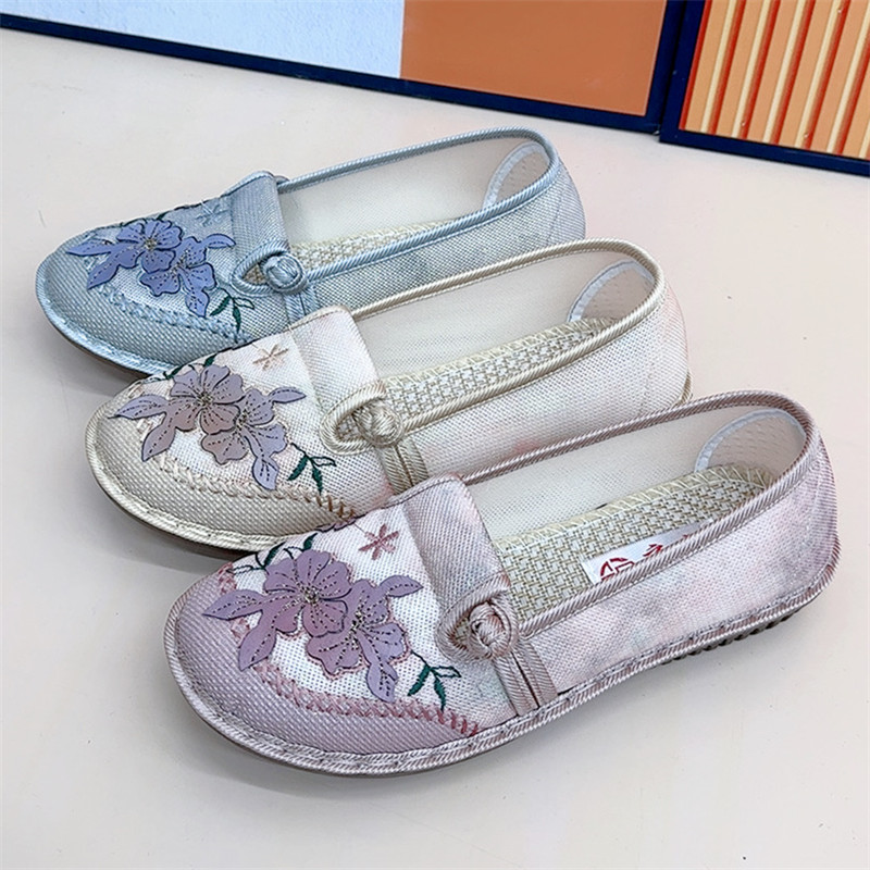 2025春夏新款女单鞋复古绣花鞋
