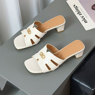 拖鞋女夏季外穿时尚2026新款法式仙女风气质配裙子粗跟一字凉拖鞋