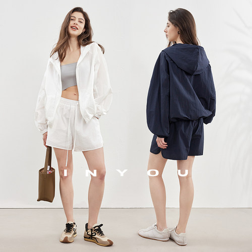 因由 夏季新款时尚户外连帽卫衣外套休闲短裤运动套装女二件套