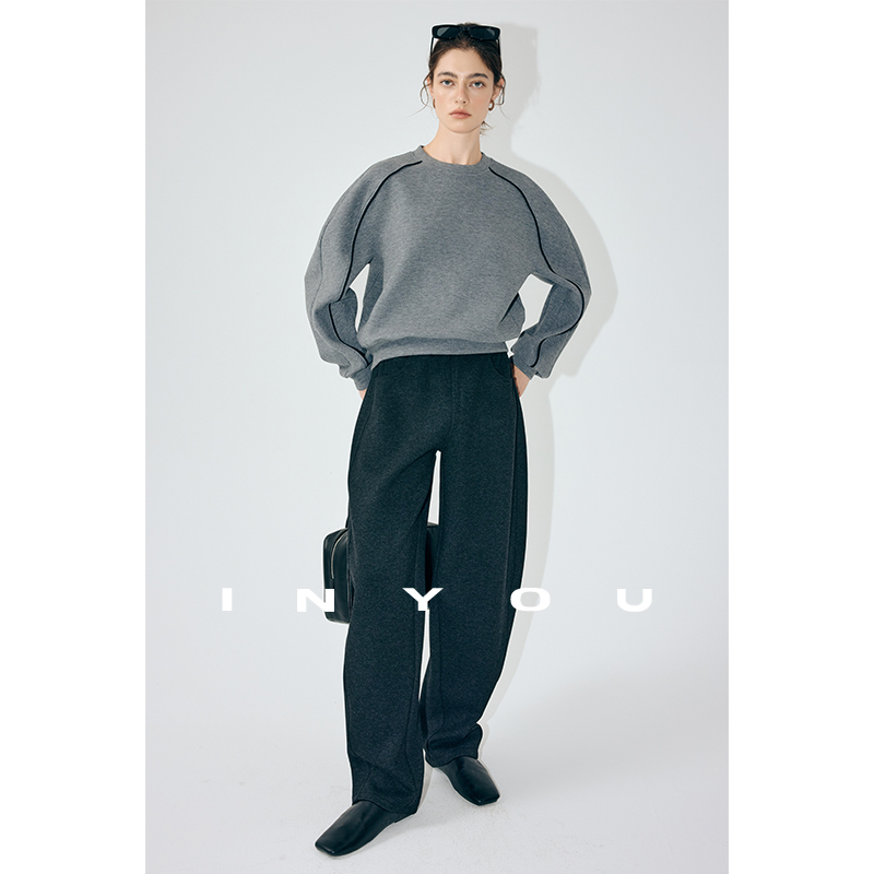 因由 长袖宽松套头上衣外套轻奢运动刚需秋冬保暖短款显高卫衣女