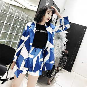 印花小西装女外套2019春秋新款韩版宽松显瘦两件套小西服短裤套装