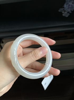 毛毛的翠//M 12682/和田玉特色双色雕花手镯//55.4/400