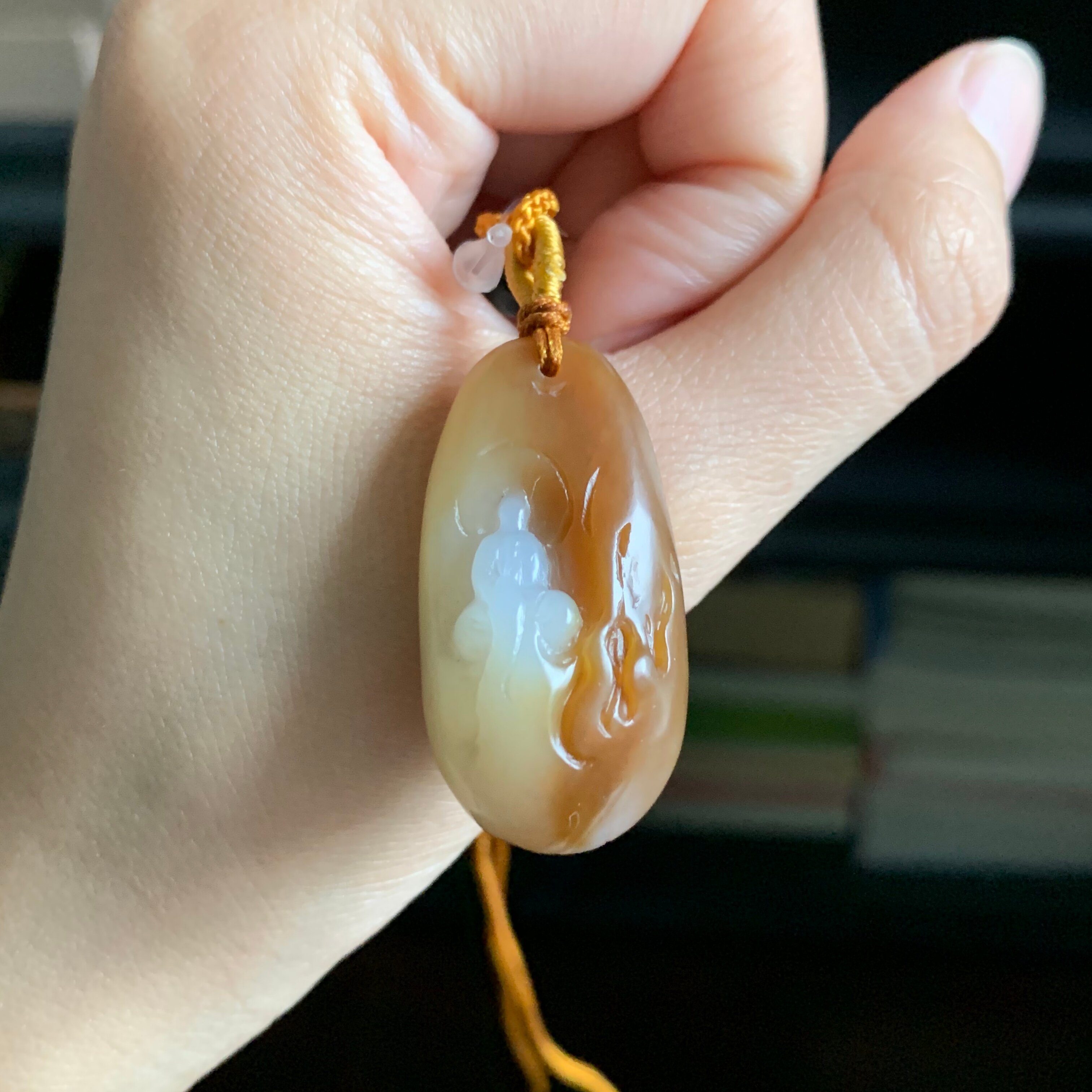 毛毛的翠//M 14048//和田玉糖白雕刻悟道挂件//499