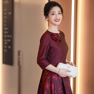 喜妈妈婚宴礼服2025秋新款高贵年轻喜婆婆结婚订婚平时可穿连衣裙