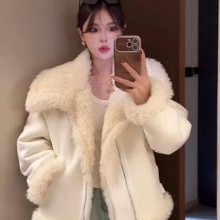 白色毛毛皮草大衣短款爆款环保羊羔毛皮毛一体外套女2024新款秋冬