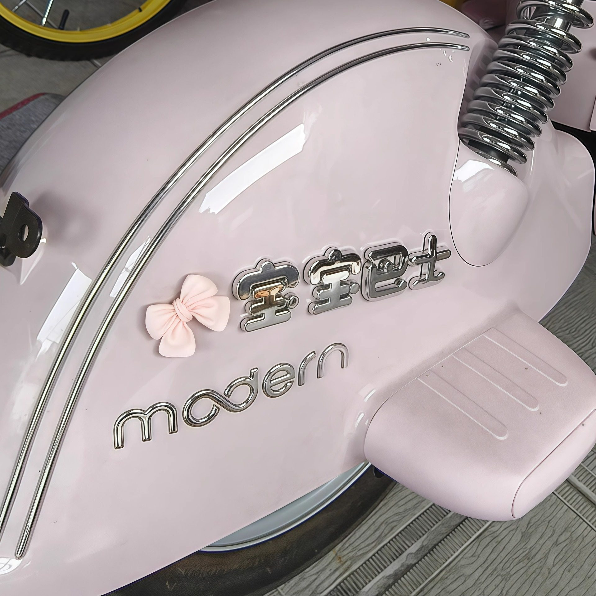 电动车宝宝巴士立体车贴蝴蝶结贴