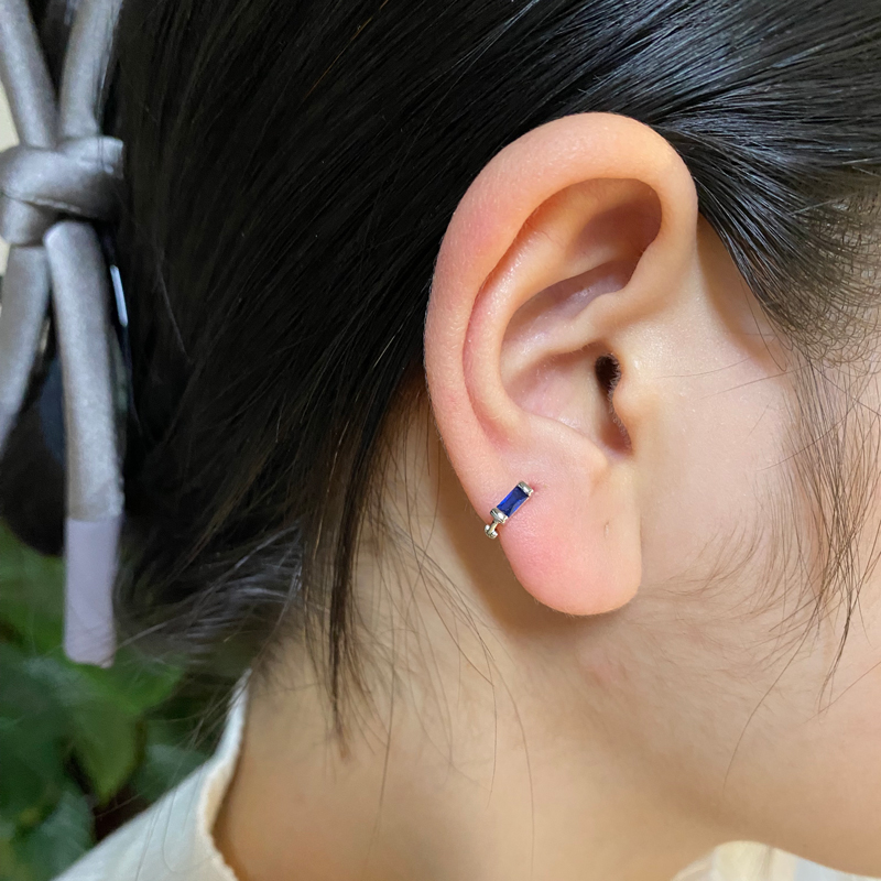 s925银镶嵌方块锆石小耳圈隐形超小圈圈锆石耳扣通体银耳环耳骨圈