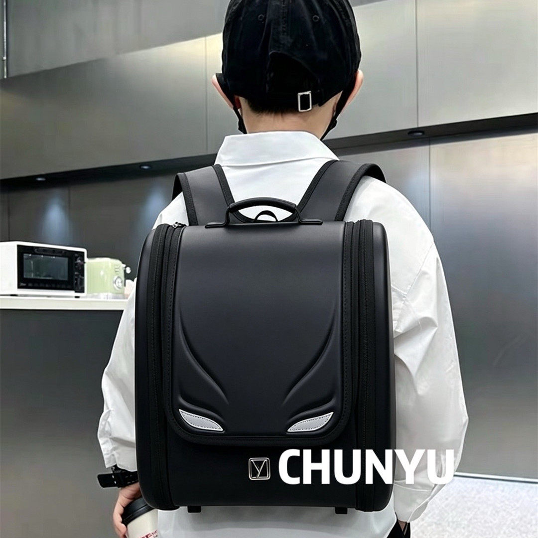 春宇小学生护脊减负防水书包