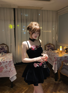 【瑞茜】暗夜玫瑰 秋季纯欲风法式复古原创连衣裙 R9272D