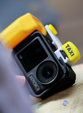 适用于大疆action3/4/5pro运动相机兔笼拍摄手柄快门指柄热靴盖