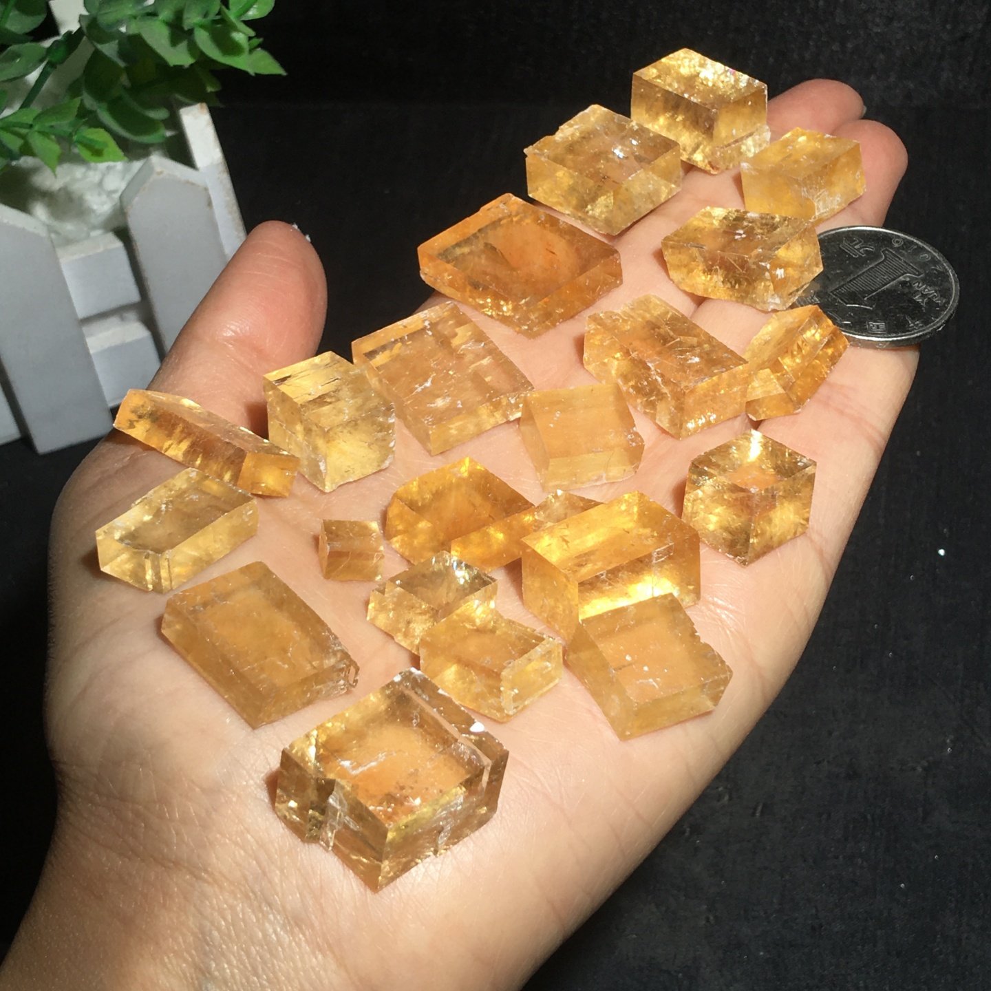 天然黄色方解石原矿实物图一组总重66克特价