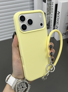 三只鱼【潮牌液态硅胶奶黄色手提绳】适用苹果17/16/15/14promax手机壳新款肤感创意ipone防摔全包保护套男女