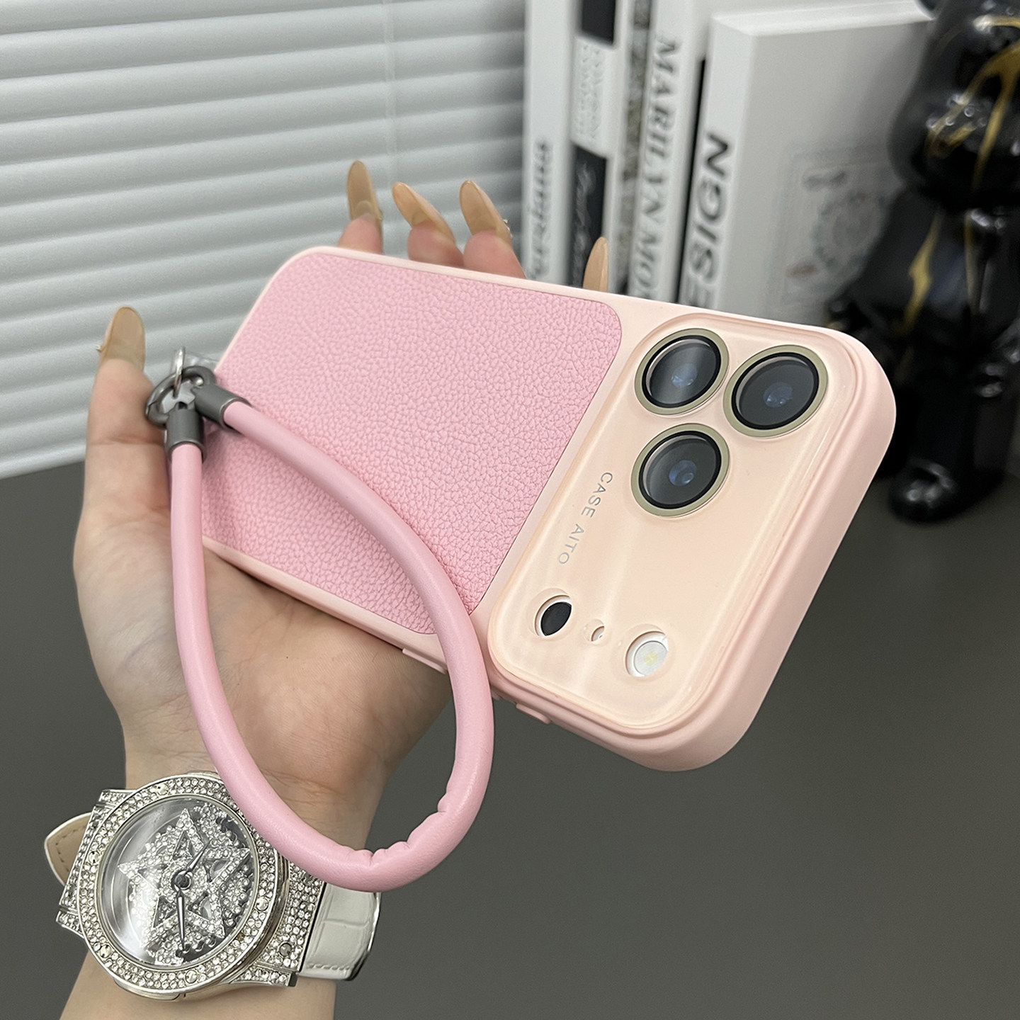 三只鱼【小众荔枝皮纹樱花粉手提绳】适用苹果17/16/15promax手机壳新款ipone镜头膜简约防摔全包保护套男女,3C数码配件,手机保护套/壳,淘宝优惠券,粉丝福利购,淘宝优惠卷