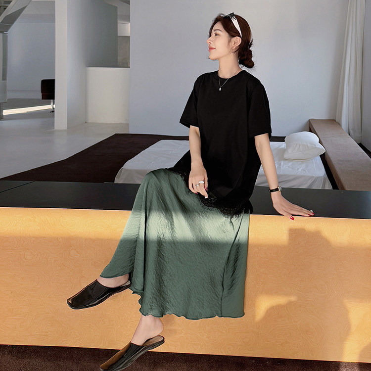 2026夏季新款微胖mm巨显瘦穿搭大码宽松长款醋酸缎裙摆短袖连衣裙